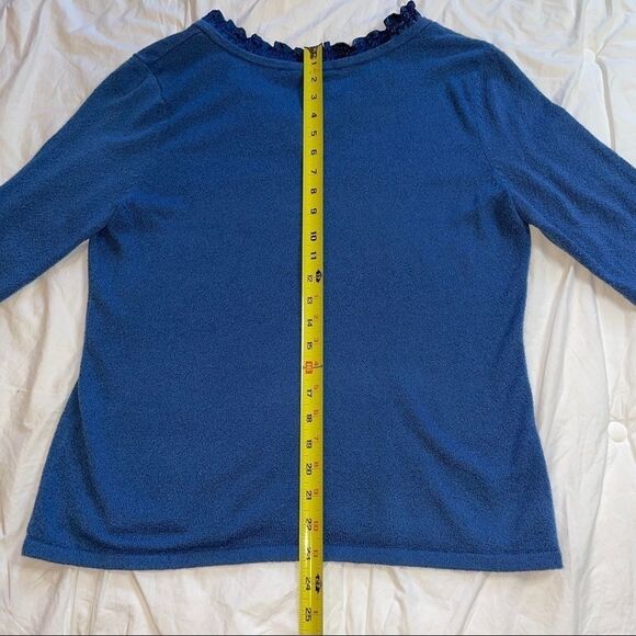 Jaclyn Smith blue sweater with v-neck ruffle, size large, 3/4 sleeves - Picture 7 of 10